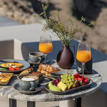 Nimbus Santorini 4* Oia