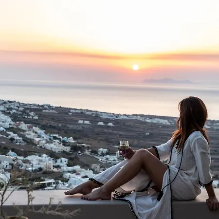 Ξενοδοχείο με διαμερίσματα Nimbus Santorini