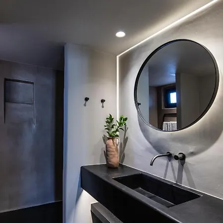 Nimbus Santorini 4* Oia