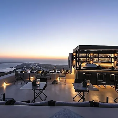 Nimbus Santorini شقة فندقية أويا