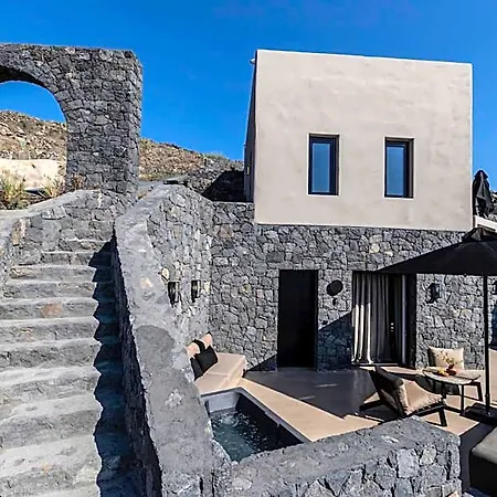 Nimbus Santorini شقة فندقية 4*