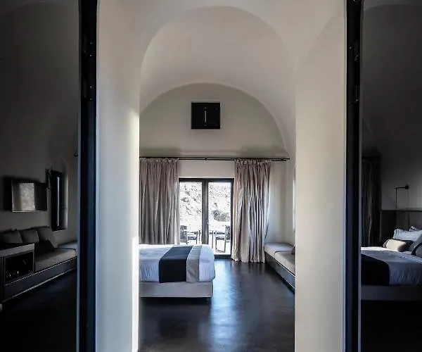 Nimbus Santorini Апарт-отель