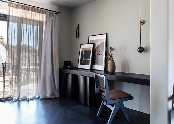 Апарт-отель Nimbus Santorini Ия