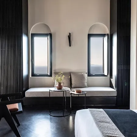 Nimbus Santorini Οία