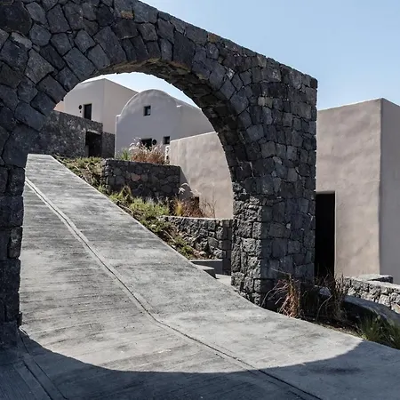 Ξενοδοχείο με διαμερίσματα Nimbus Santorini 4*