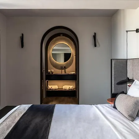 Nimbus Santorini 4* Oia (Santorini)