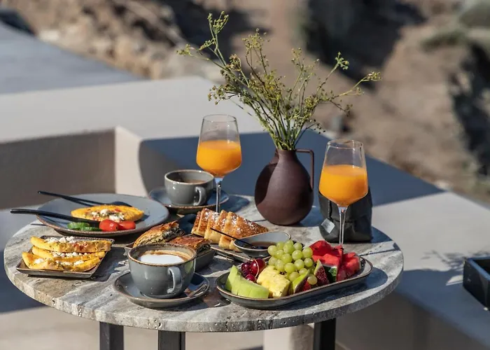 Nimbus Santorini 4* Oia (Santorini)