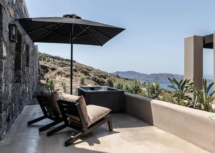 Nimbus Santorini Aparthotel