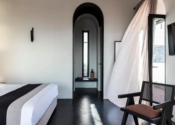 Nimbus Santorini 4* Oia