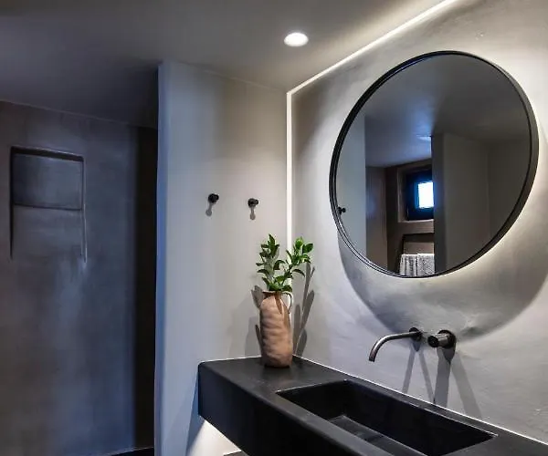 Nimbus Santorini 4* Oia (Santorini)