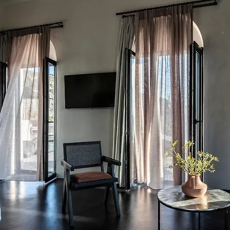 Nimbus Santorini 公寓式酒店 4*