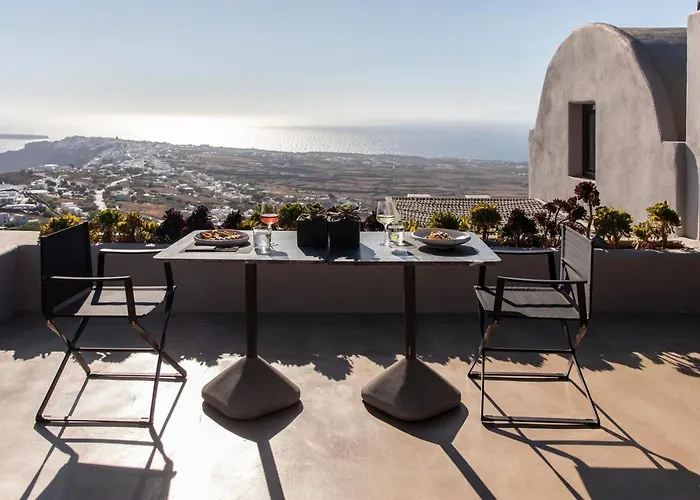 Ξενοδοχείο με διαμερίσματα Nimbus Santorini Οία